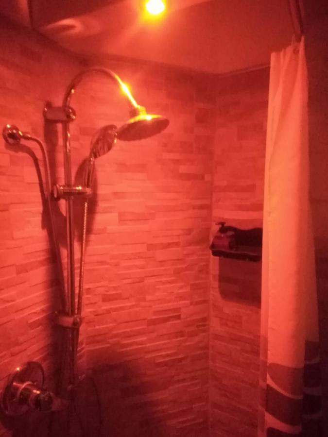 לינה וארוחת בוקר מונופולי Il Rifugio Sul Porto מראה חיצוני תמונה