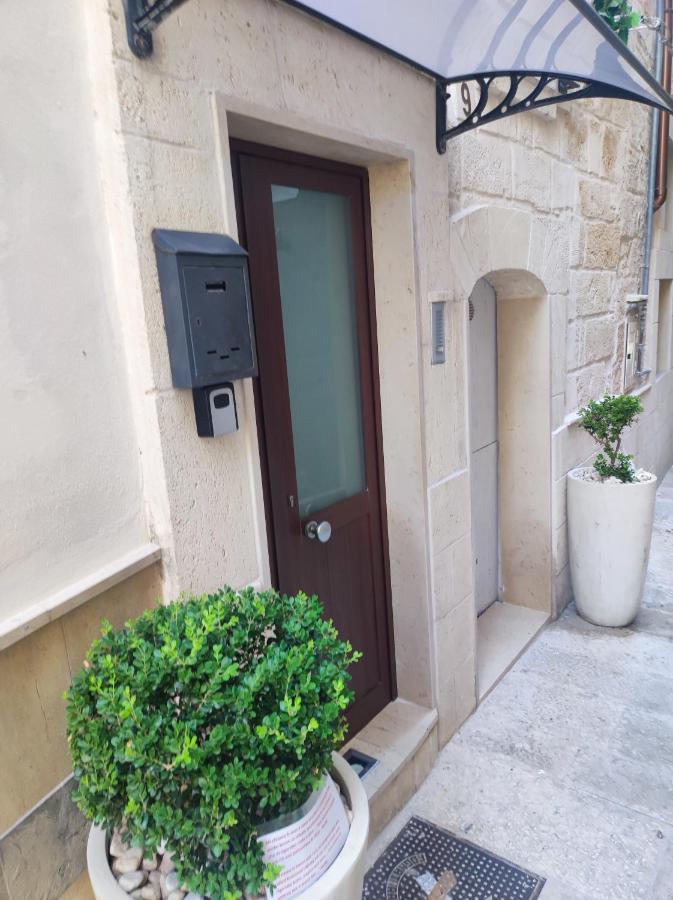 לינה וארוחת בוקר מונופולי Il Rifugio Sul Porto מראה חיצוני תמונה